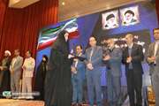 مربی ادبی کانون ایوانکی، کارمند جوان برتر شناخته شد