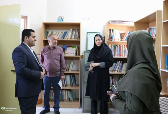 بازدید مدیرکل، معاون فرهنگی و کارشناسان ستاد اداره کل سمنان از مجتمع فرهنگی هنری و کتابخانه پستی سمنان